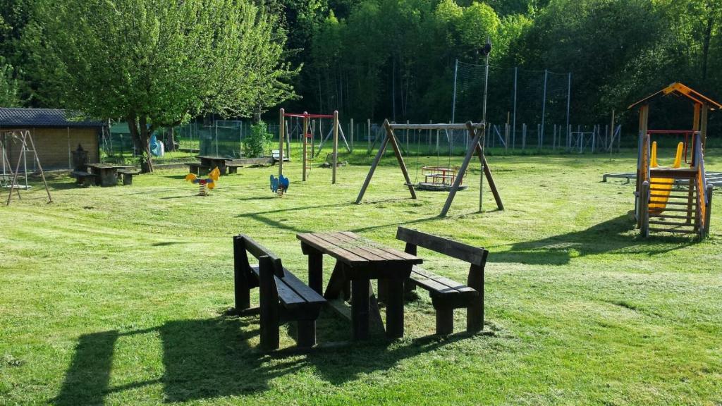 Herní místnost nebo prostor pro děti v ubytování La Buca delle Fate Ristorante Albergo