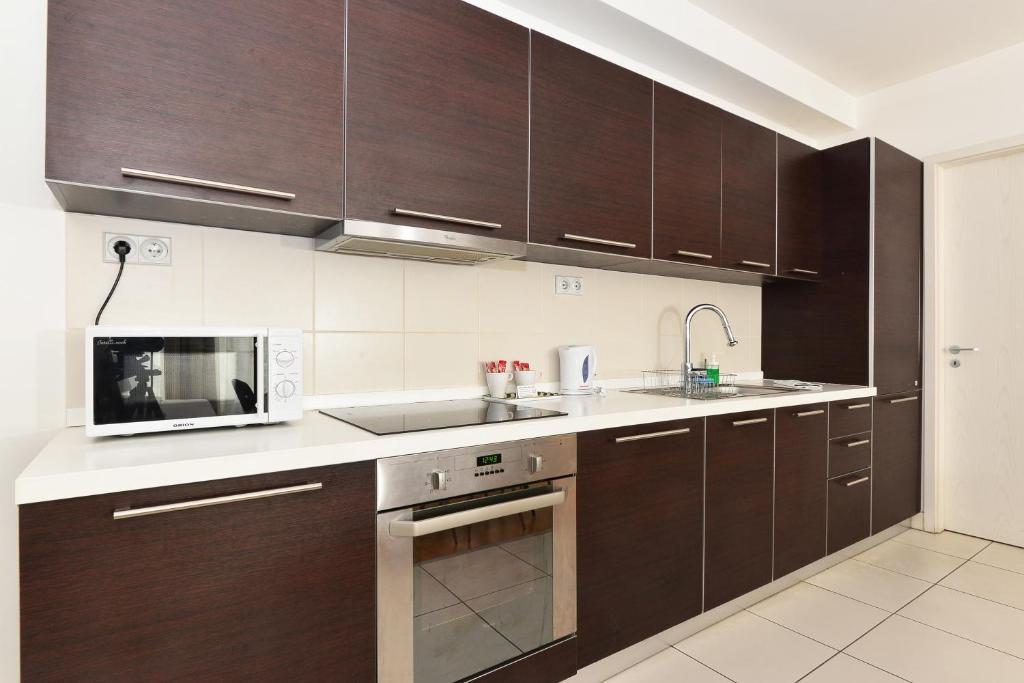Quality Point Apartments 0-24 reception - Resim 6