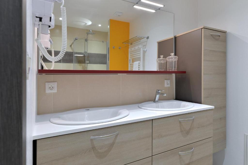 Les Suites Du Cygne - 9