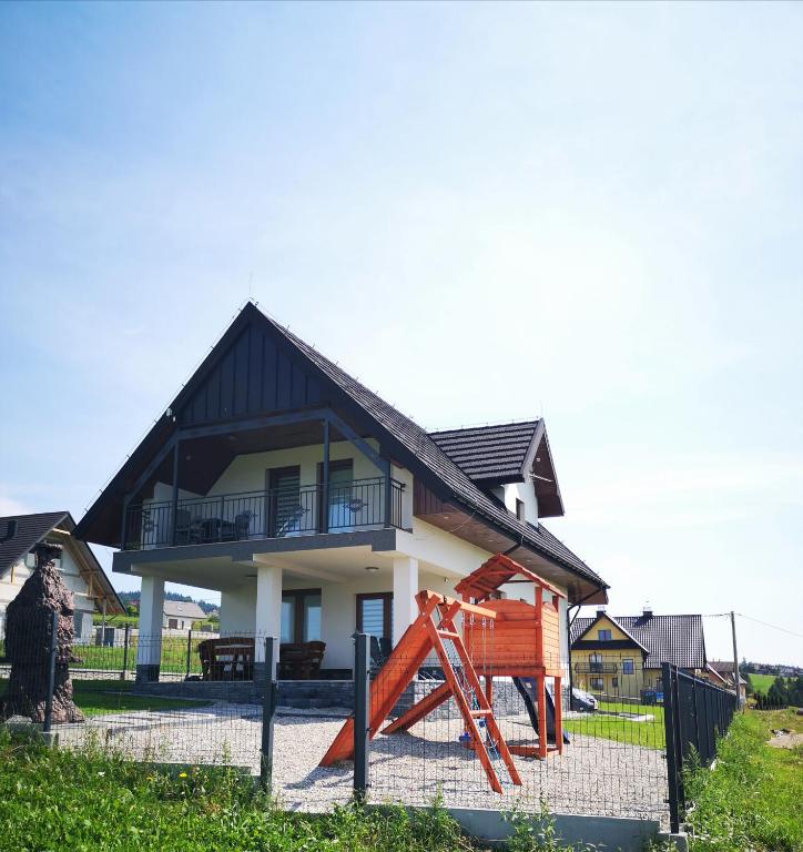 Budova, v ktorej sa dovolenkový dom nachádza