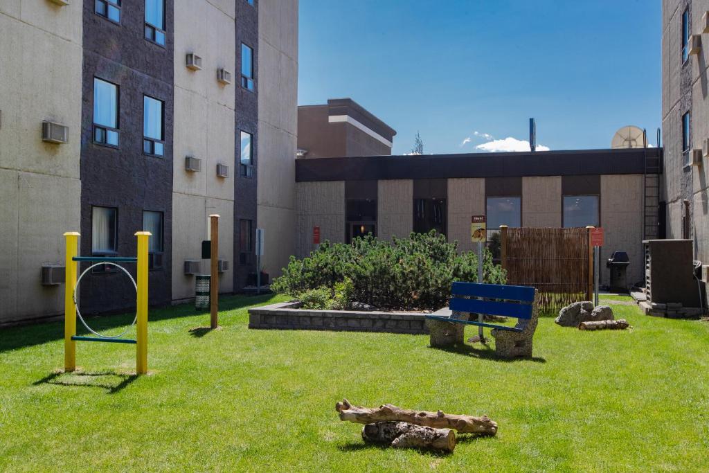 Zahrada ubytování Travelodge by Wyndham Edmonton West
