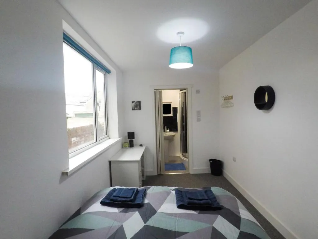 Double Rooms 20min Walk To Cardiff City, Cardiff, Marea Britanie