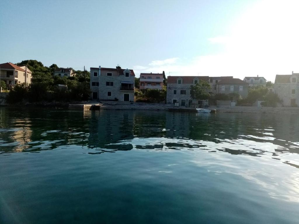 Fotografie z fotogalerie ubytování Apartmani Ivo Ukić v destinaci Prvić Šepurine