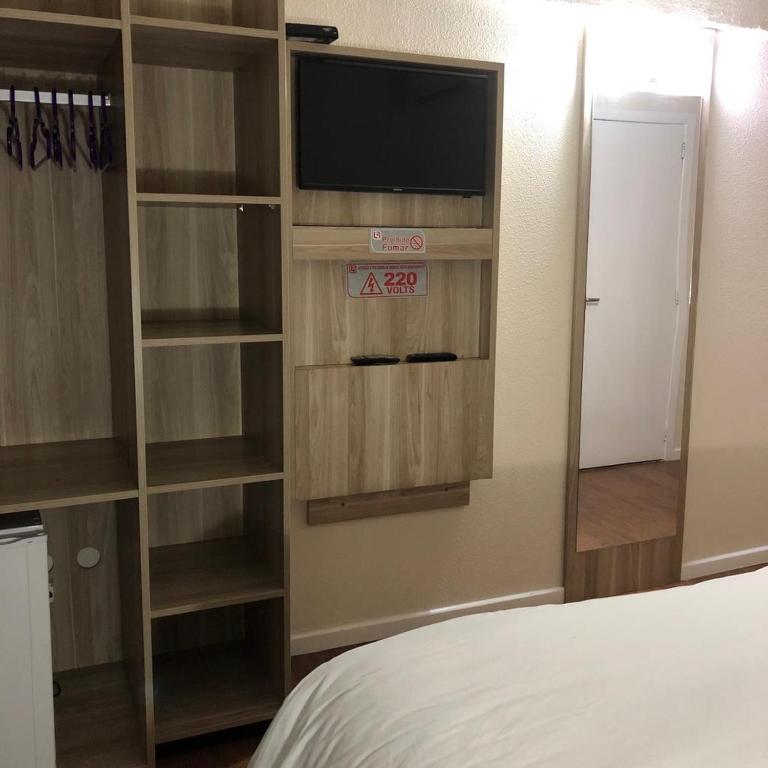  LH Plaza Hotel