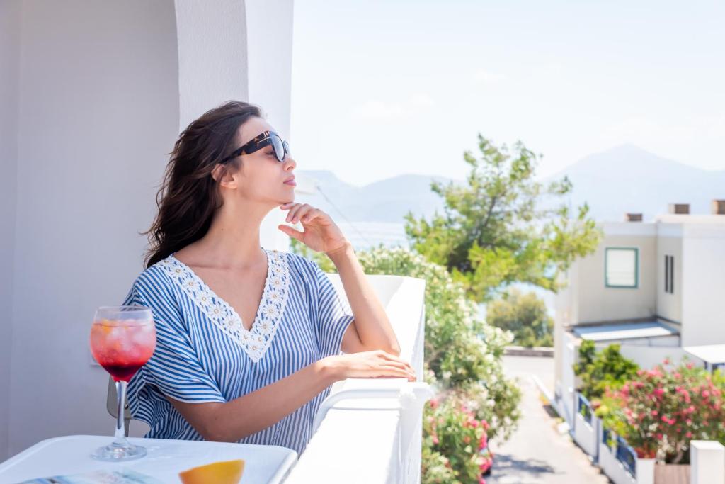 White Rock Milos Suites - 3