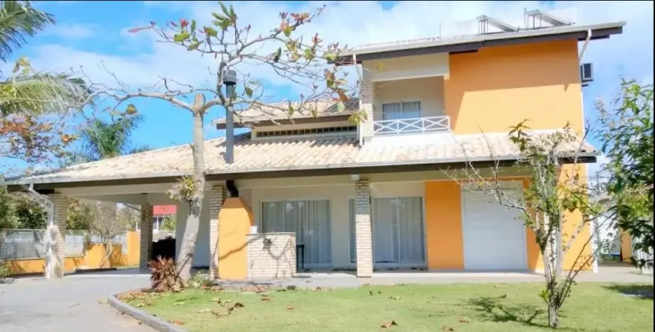 Ampla Casa na Praia da Daniela, Florianópolis, Brazilia