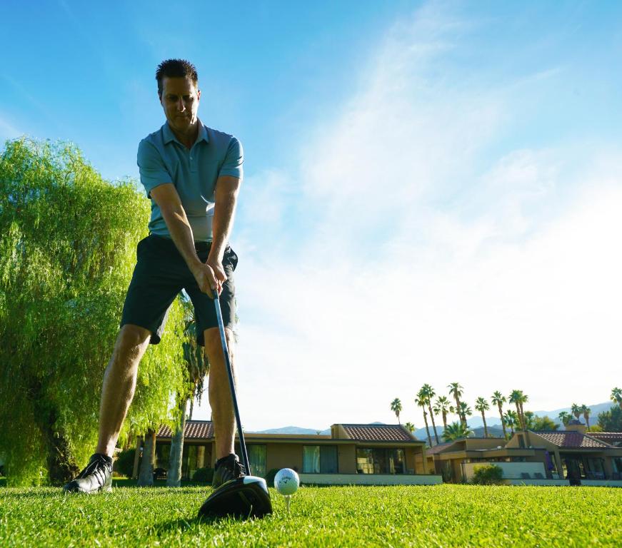 Golf v rezortu nebo okolí