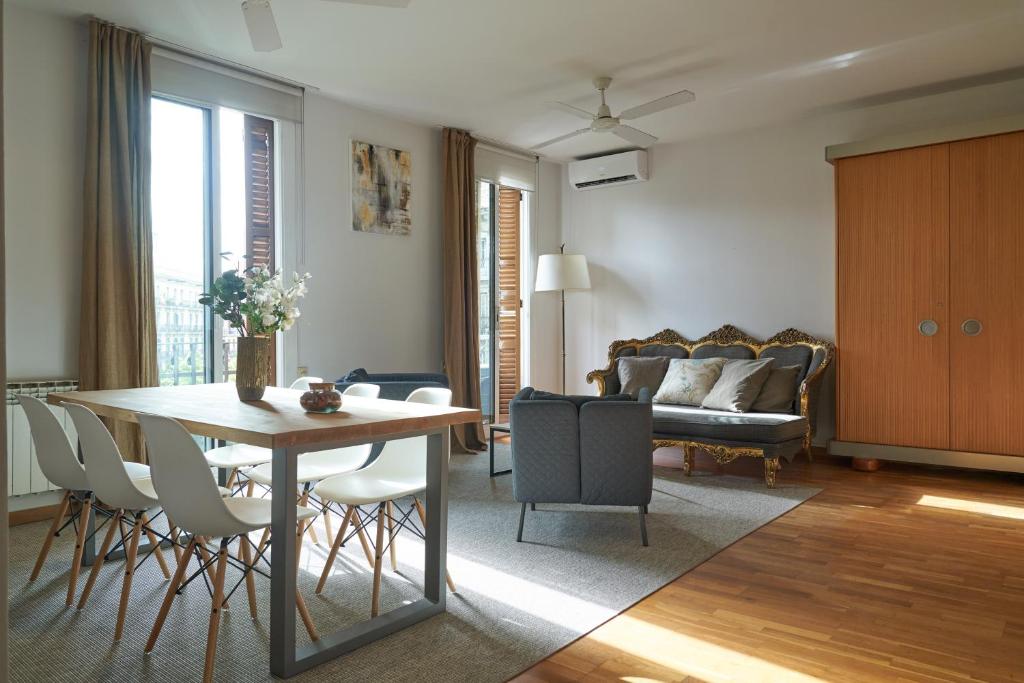 Posedenie v ubytovaní Spacious & Comfortable flat in centric Eixample