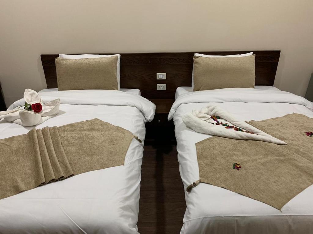 Miramar Talaat Harb Square - Triple Chambre Avec Balcon