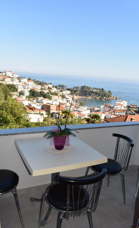 Apartments Hillside - 19