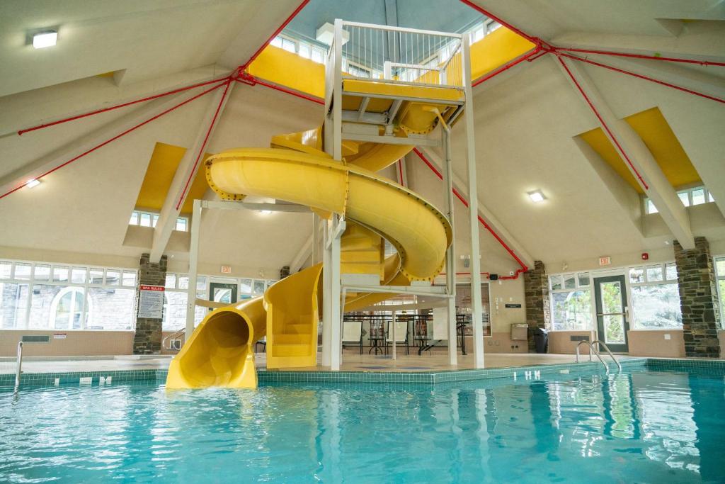 Pocaterra Inn & Waterslide - Resim 35