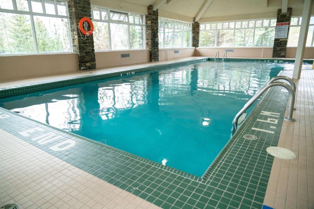 Pocaterra Inn & Waterslide - Resim 39