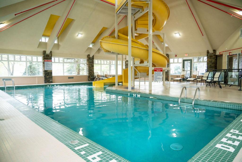 Pocaterra Inn & Waterslide - Resim 40