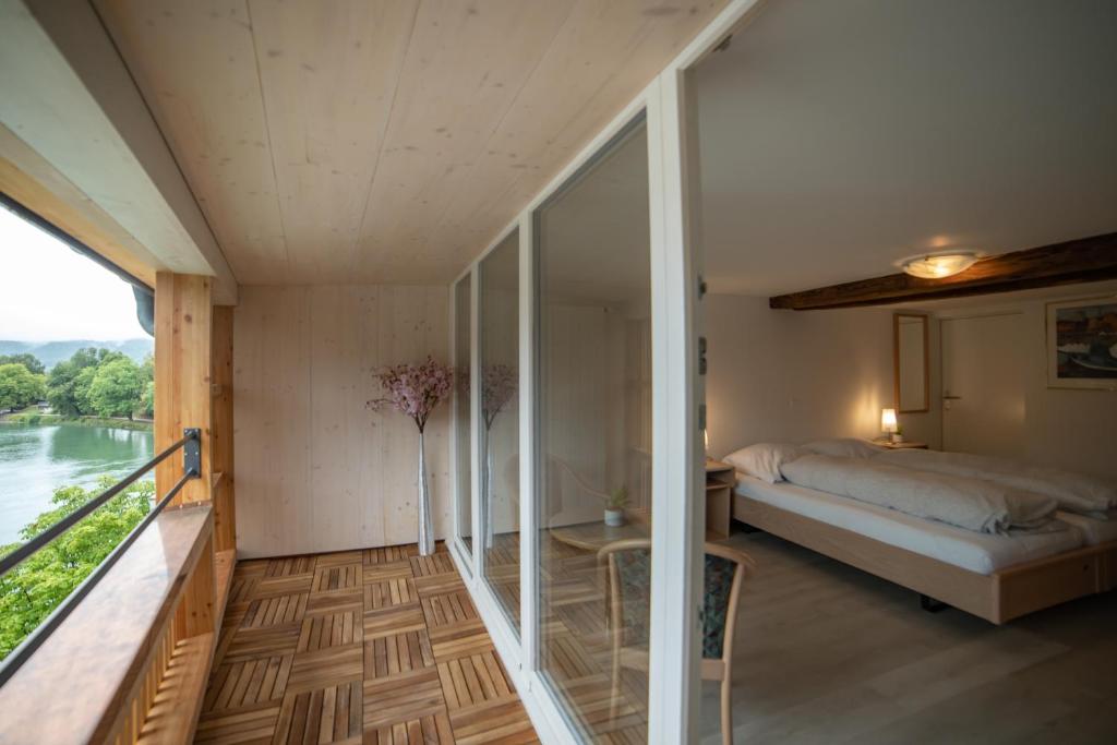 Postel nebo postele na pokoji v ubytování Hotel Mokka Laufenburg