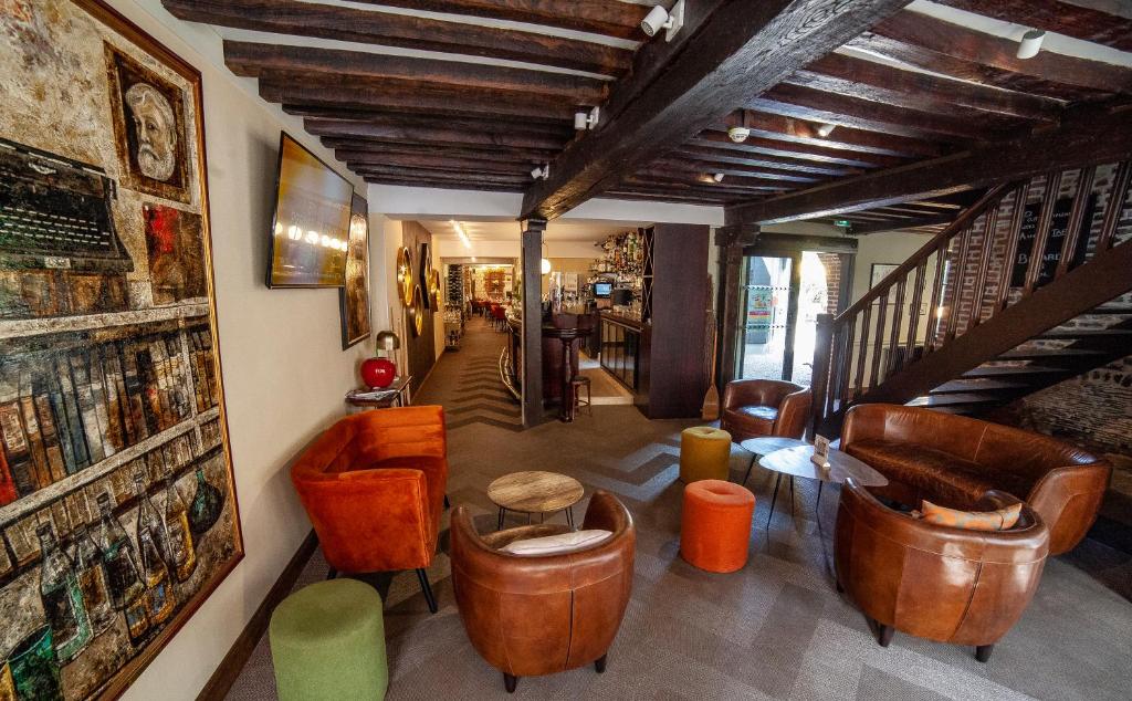 Posezení v ubytování Logis Hôtel & Restaurant - Les Hauts de Montreuil
