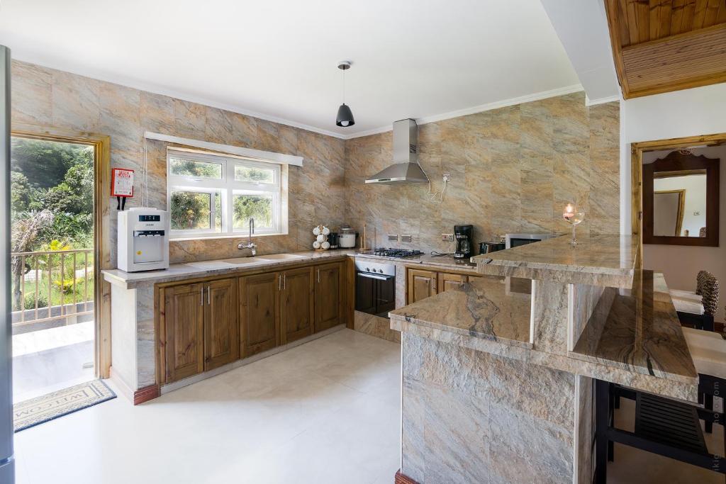 Flora's Self Catering Apartments