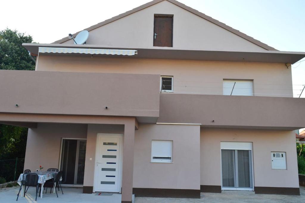 Budova, kde se apartmán nachází