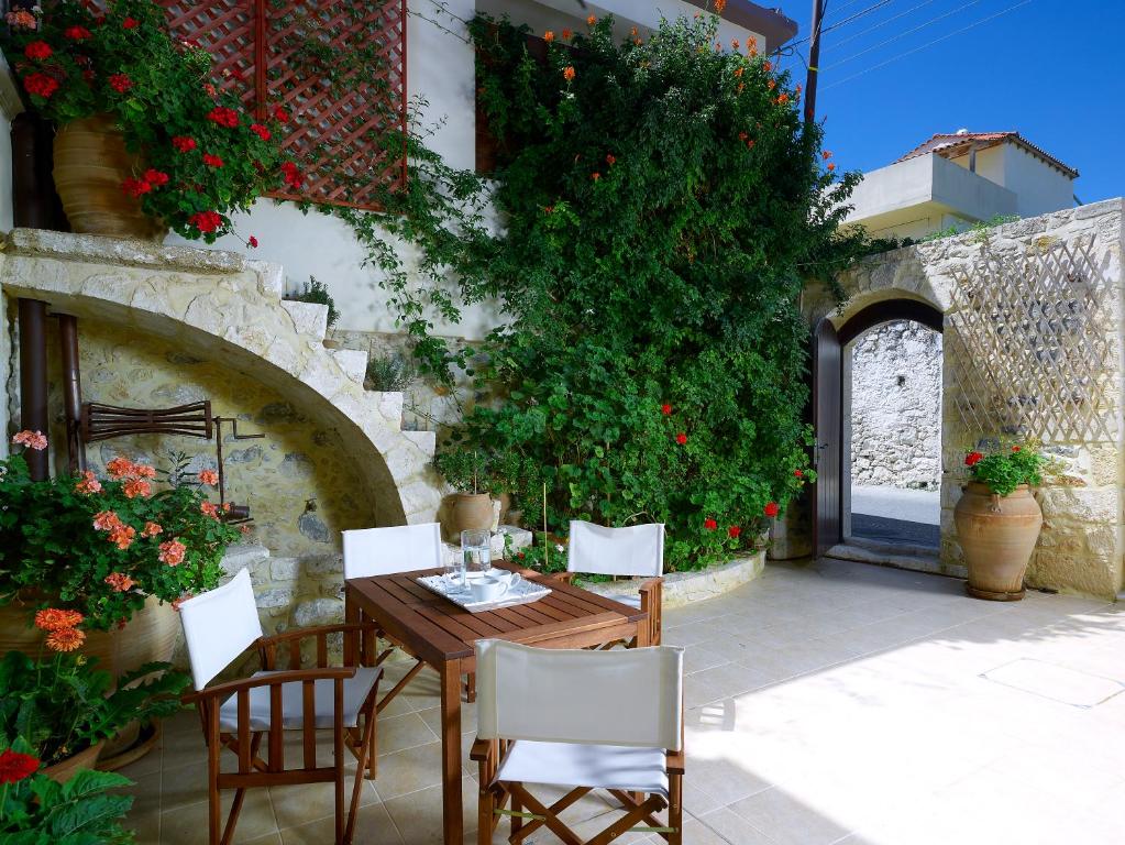 Patio nebo venkovní prostory v ubytování Agrielia Villa