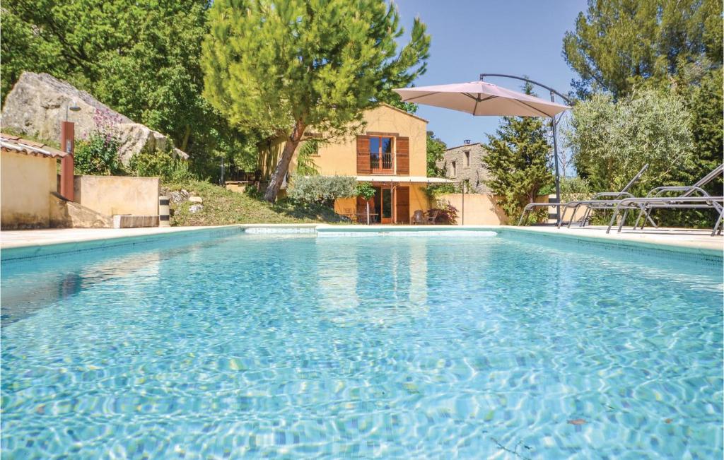 Πισίνα στο ή κοντά στο Cozy Home In Apt With Wifi