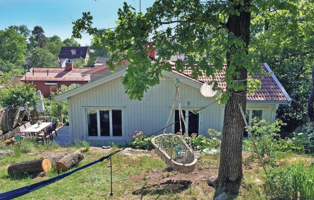 Awesome home in lvsj with 3 Bedrooms and WiFi