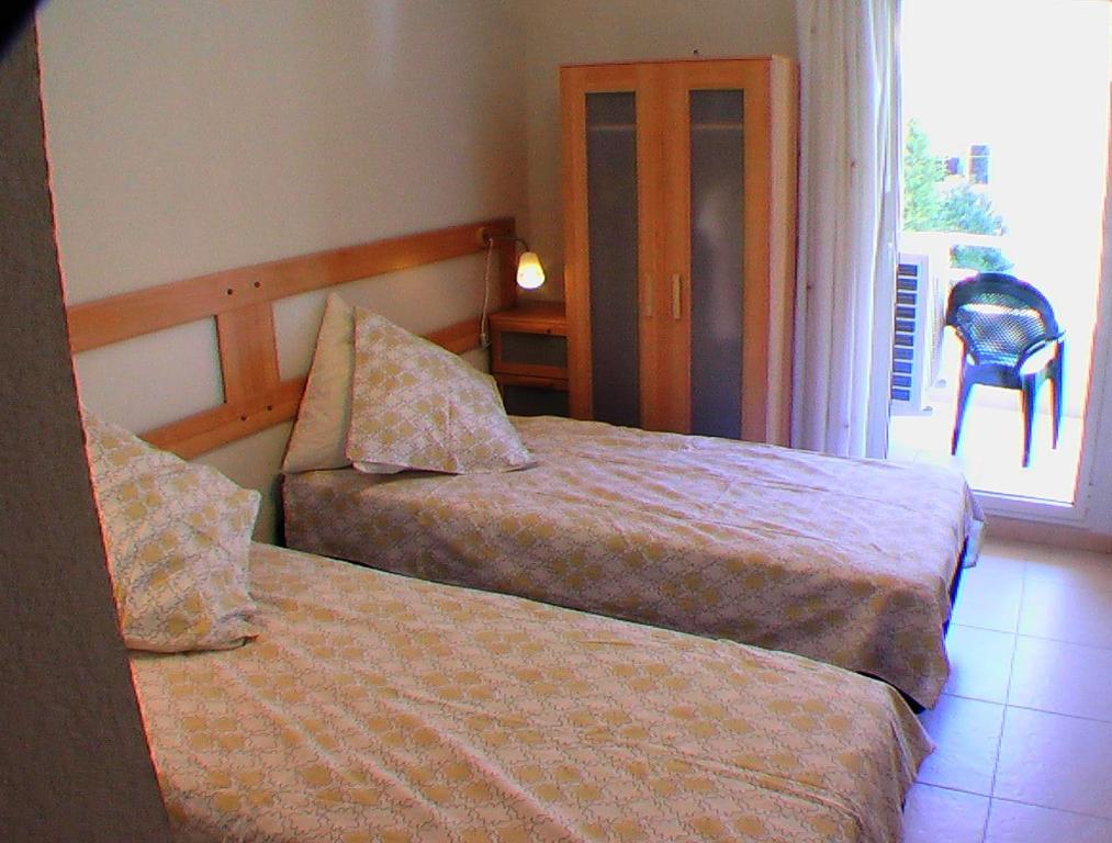 Postel nebo postele na pokoji v ubytování Sq. Pauline Juan-les-Pins