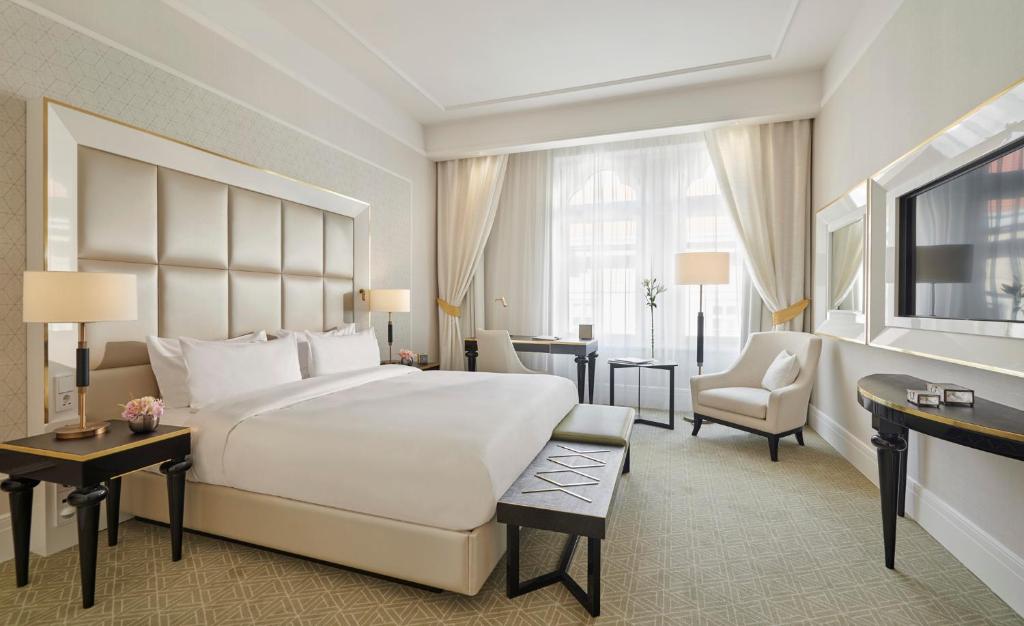 Párisi Udvar Hotel Budapest, part of Hyatt - Deluxe King Room With City View