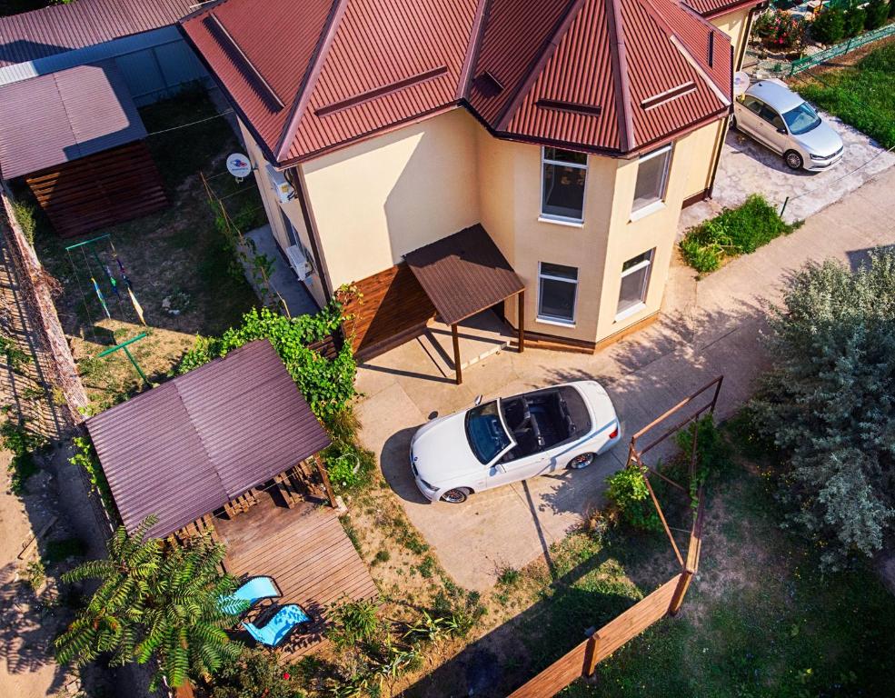 Pohľad z vtáčej perspektívy na ubytovanie Anapalike Guest House