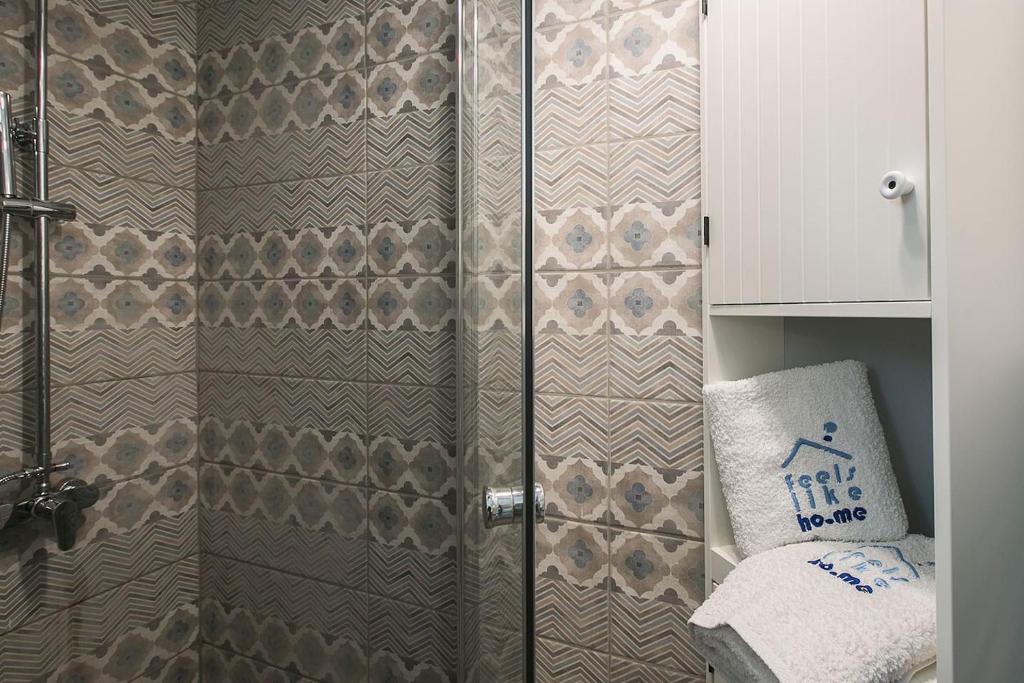 Kúpeľňa v ubytovaní Boho Chic Apartment, Agia Sofia District #FeelsLikeHome
