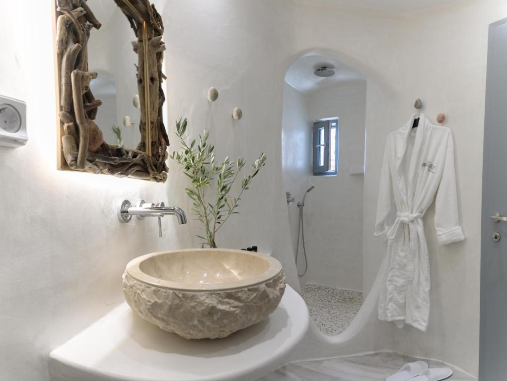 Majestique of Naxos luxury suites - 14