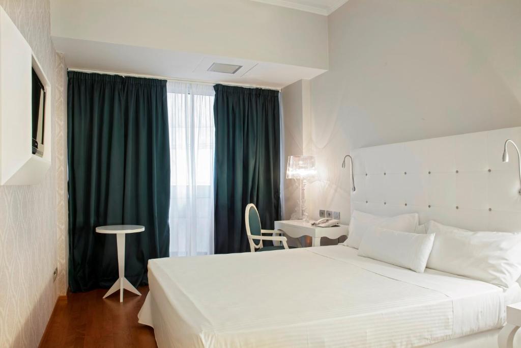 Sina De La Ville - Resim 22