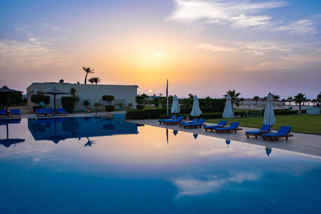 Bazén v ubytování Caesar Bay Resort nebo v jeho okolí
