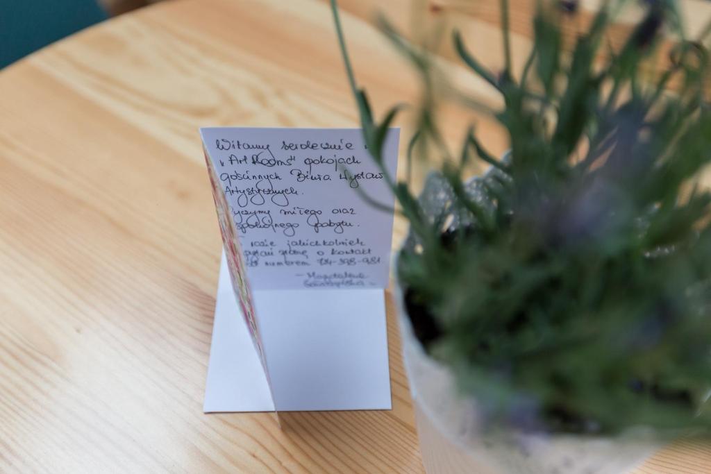 Zdjęcie z galerii obiektu ArtRooms Pokoje Gościnne w Krośnie