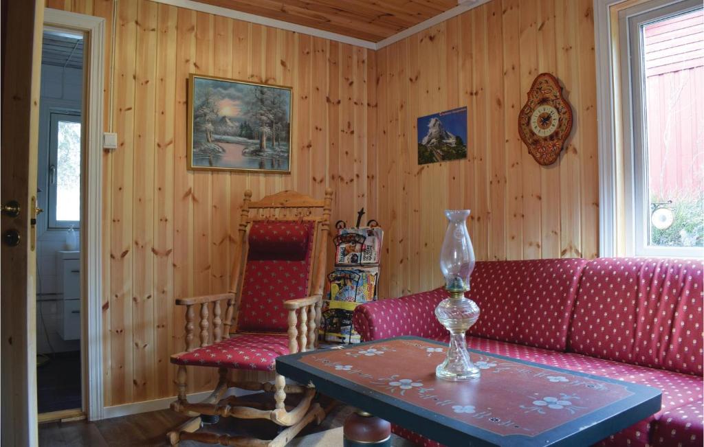 Posezení v ubytování Two-Bedroom Holiday Home In Iveland