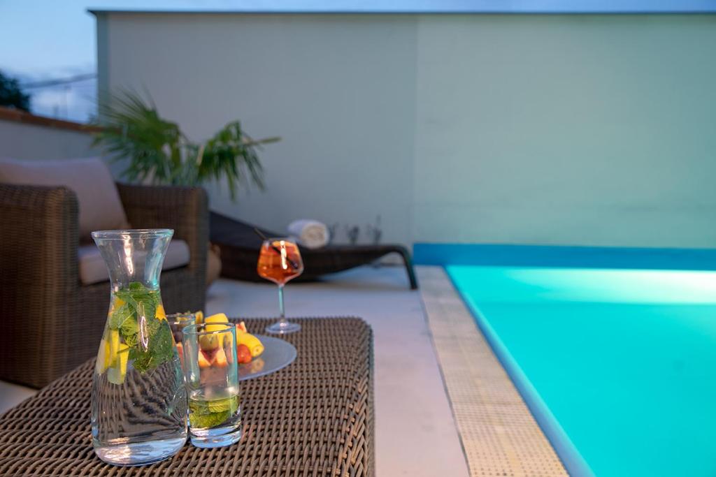 Bazén v ubytování Hotel Abácie & Wellness nebo v jeho okolí
