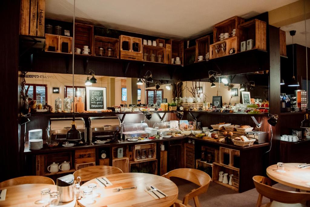 BOUTIQUE HOTEL11 with rooftop SPA - Resim 17