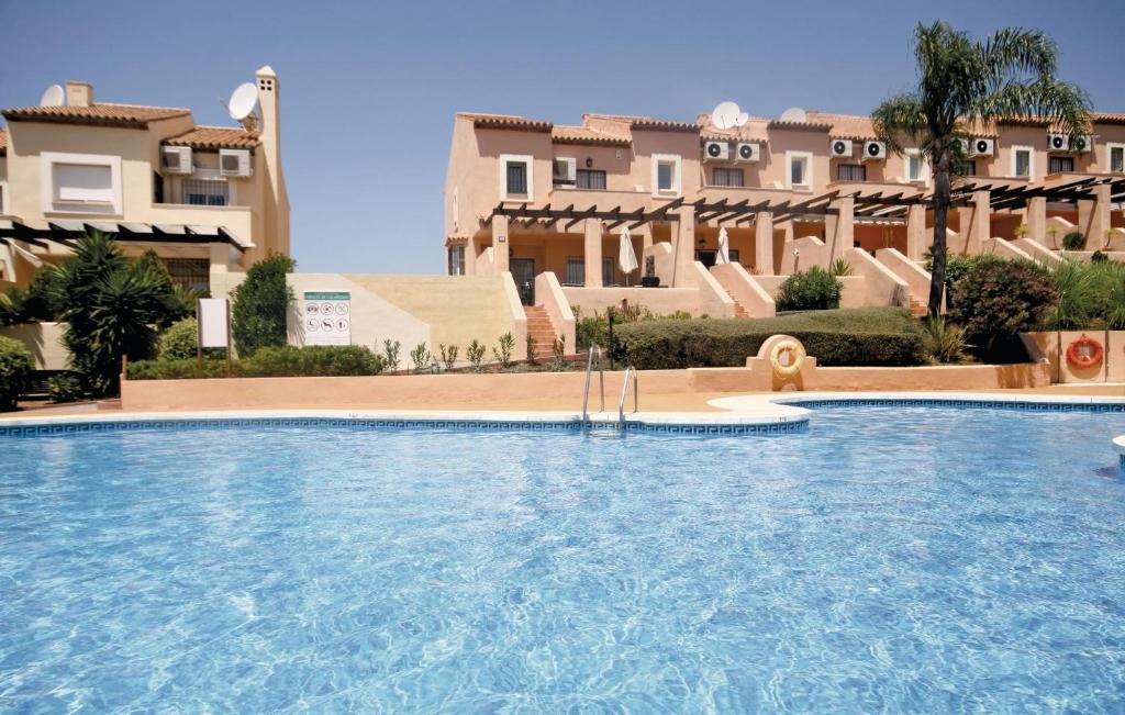 The swimming pool at or close to Jarales Alpha