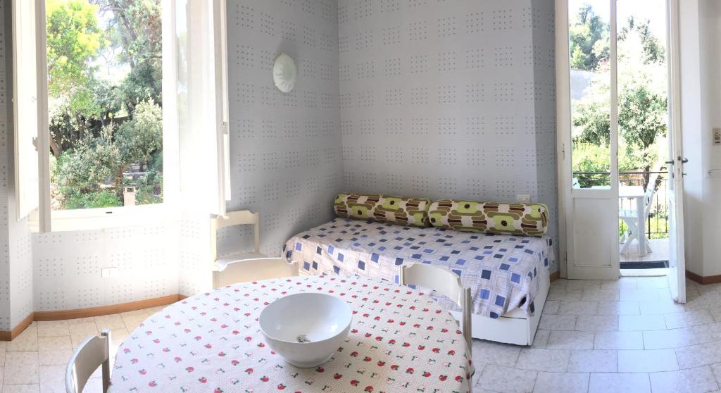 Villa Violetta - Apartamento Con Balcón