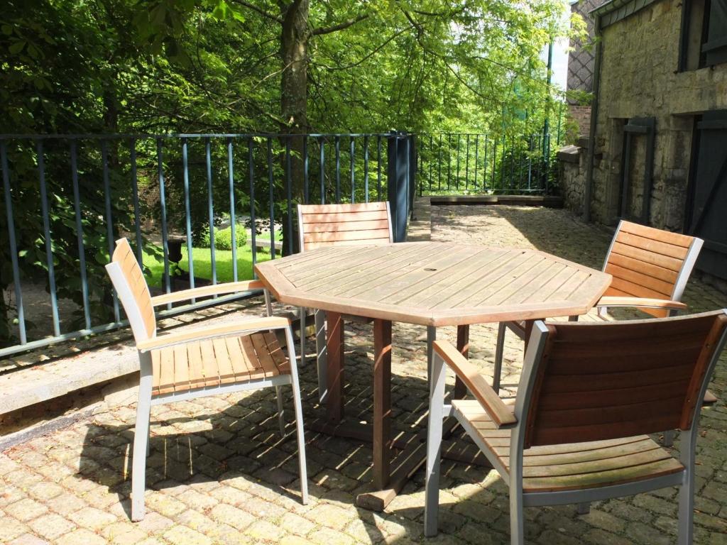 Balkón nebo terasa v ubytování Les Confidences de Messire Sanglier, stylished guest houses