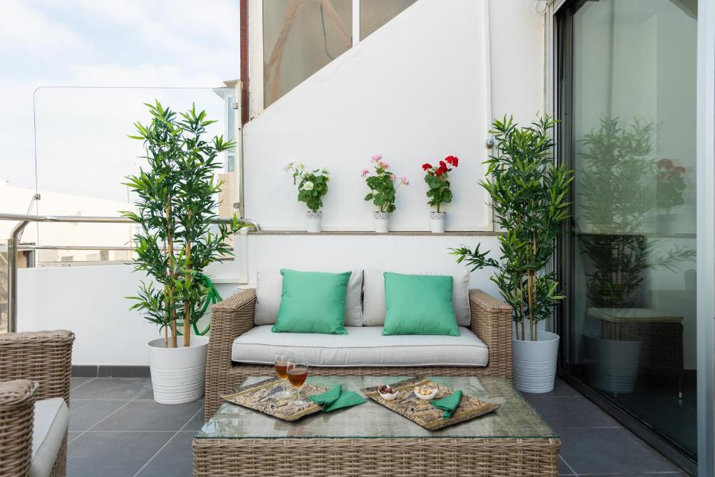 A seating area at Living Las Canteras Homes - LAS CANTERAS PENTHOUSE
