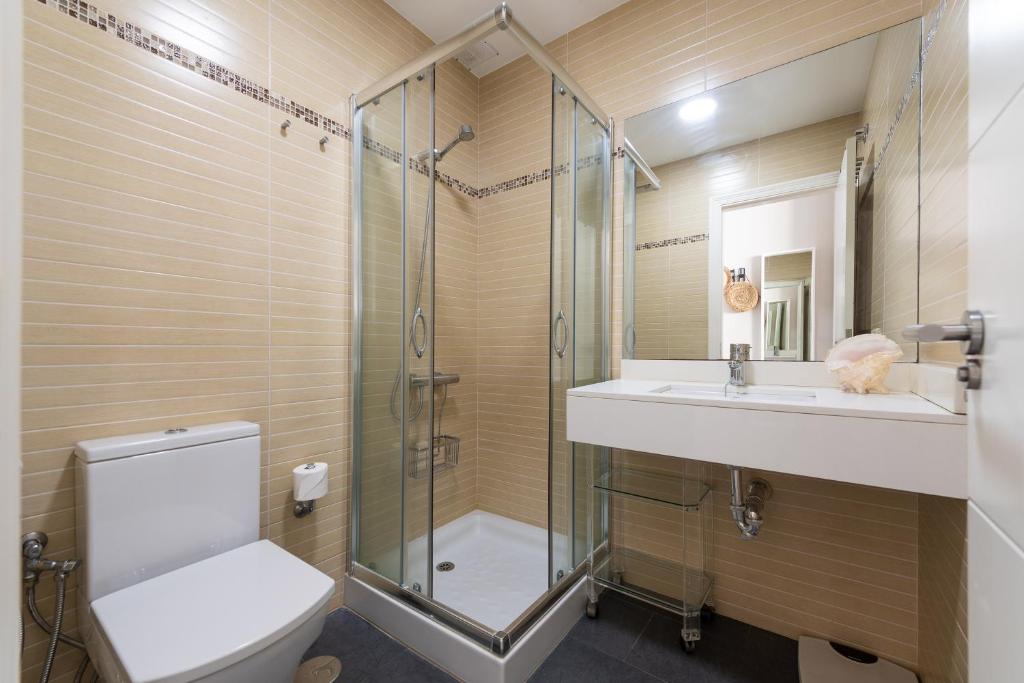 A bathroom at Living Las Canteras Homes - LAS CANTERAS PENTHOUSE