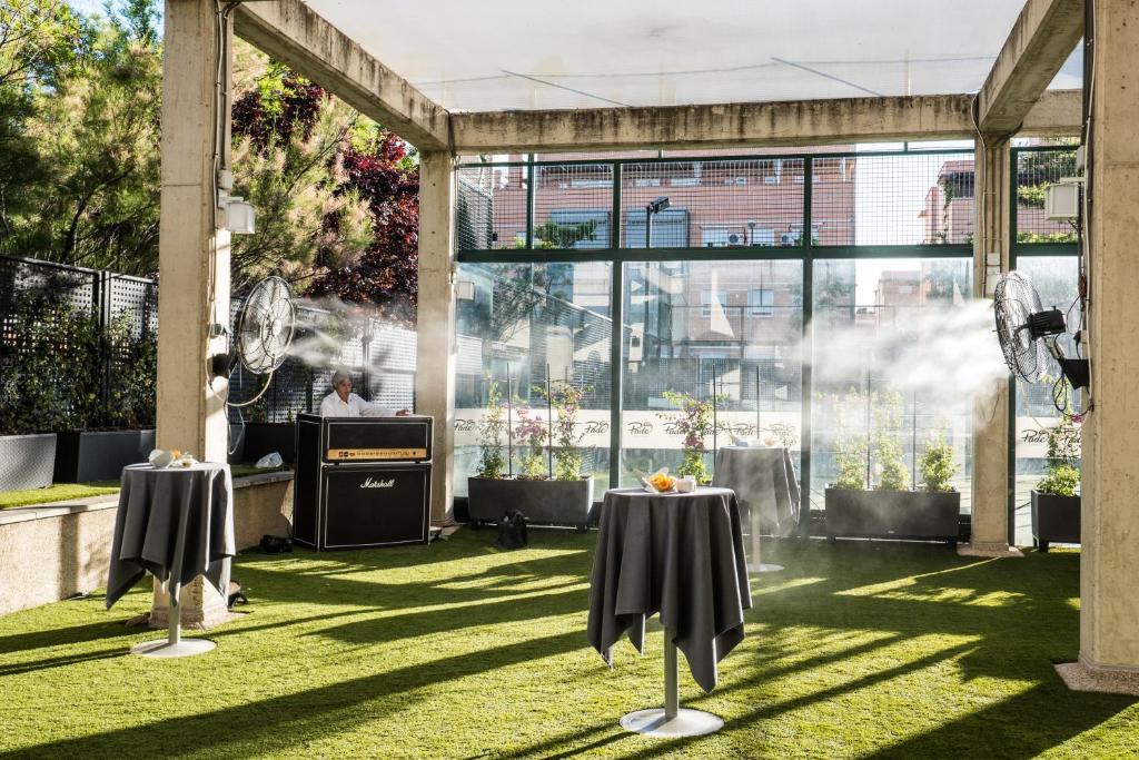 TaCH Madrid Airport - Resim 12