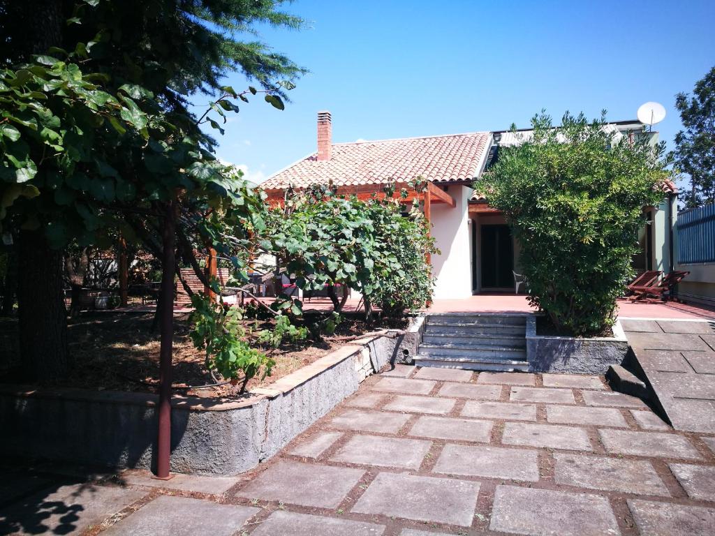 Vonkajšia záhrada v ubytovaní CASALE "GAIA"- Relax nel VERDE con Piscina Privata Esclusiva