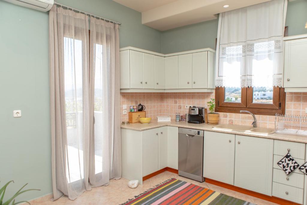 A kitchen or kitchenette at Naxos View