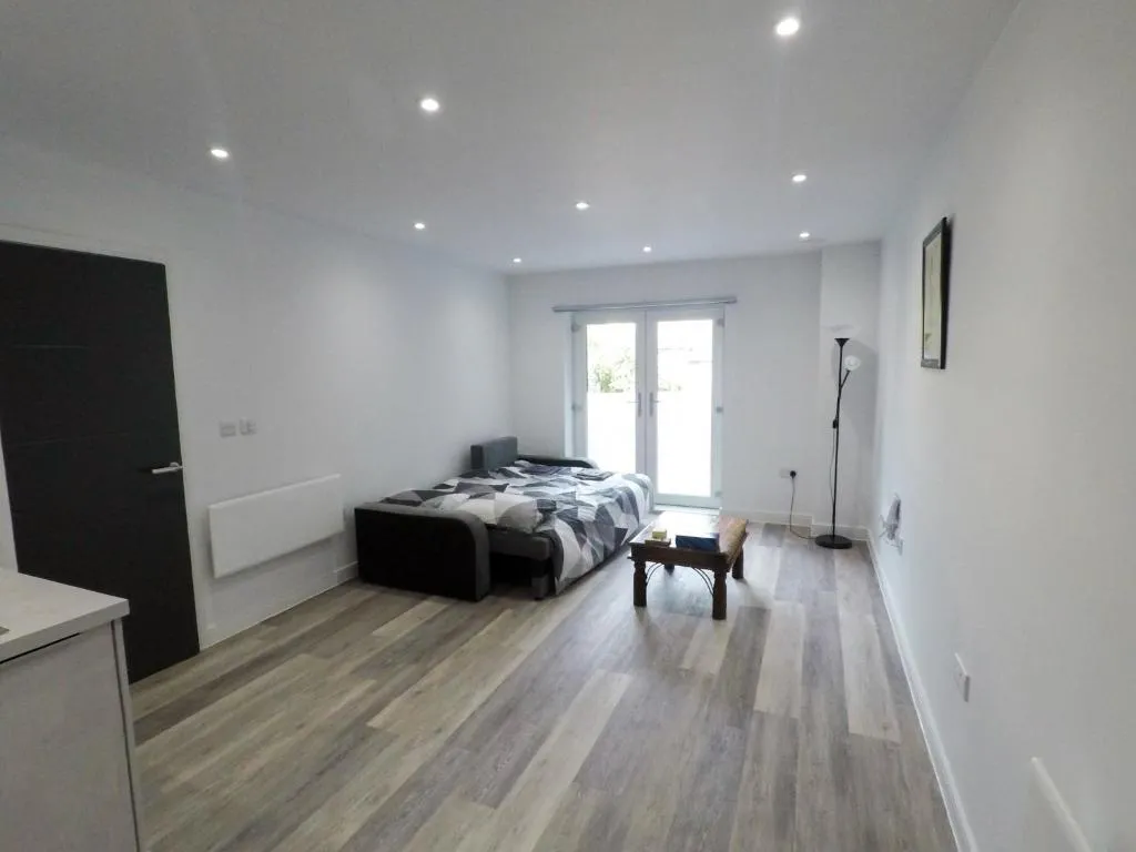 Large NEW Flat In Cardiff City Centre - Sleeps 2, Cardiff, Marea Britanie