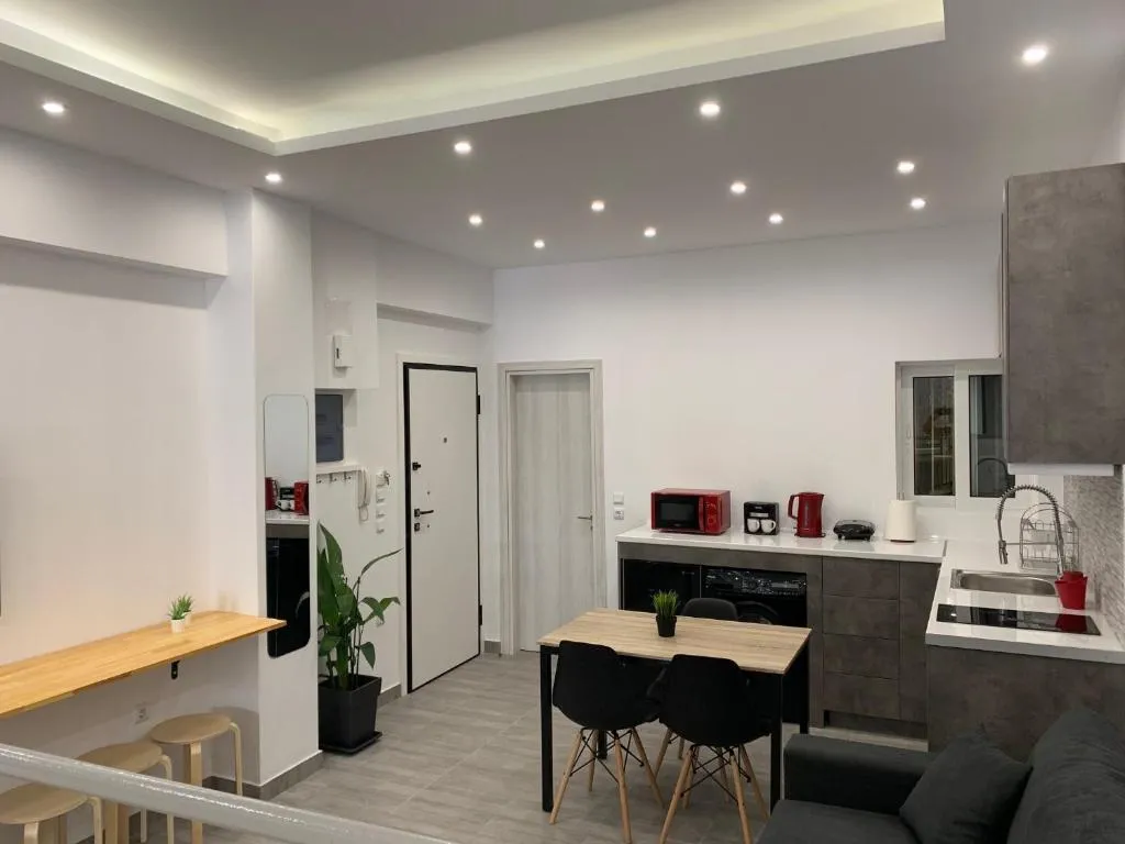 ATHENS DIAMOND APARTMENT WITH BALCONY, Athens, Greece