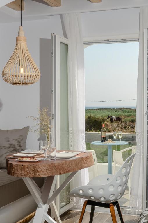 Część wypoczynkowa w obiekcie Naxos Island Escape Suites
