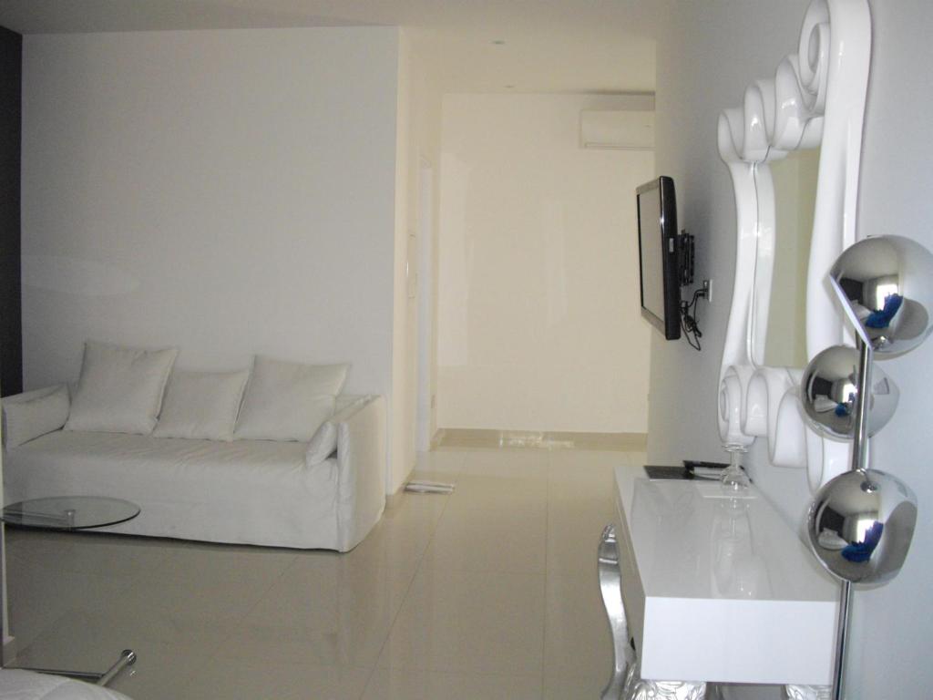 TV a/nebo společenská místnost v ubytování Crystal Hotel