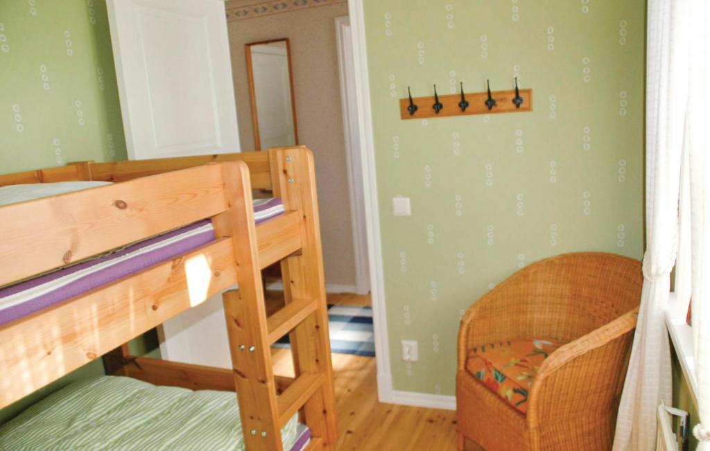 Postel nebo postele na pokoji v ubytování 2 Bedroom Lovely Home In Dals Rostock