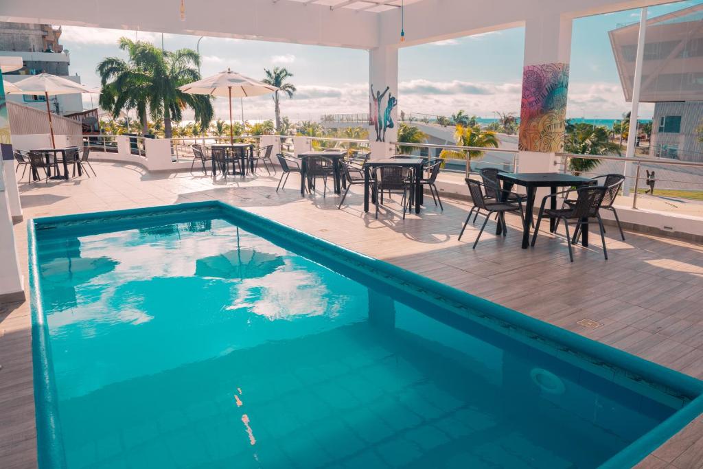 Bazén v ubytování Hotel Casa Arnaldo "Esmeraldas" nebo v jeho okolí