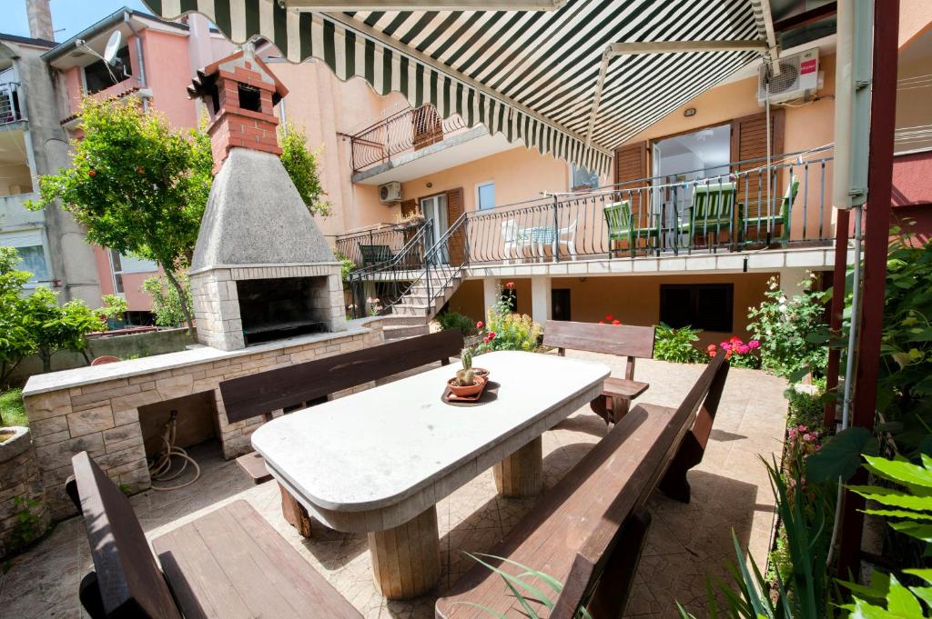 Balkon lub taras w obiekcie Apartments Vidaković